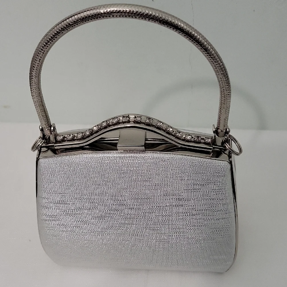 unbranded this elegant